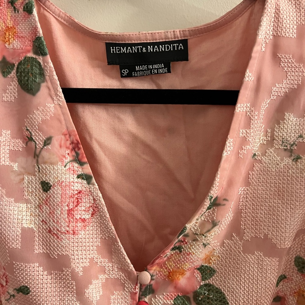Hemant & Nandita Rose Garden Blouse - Picture 3 of 5